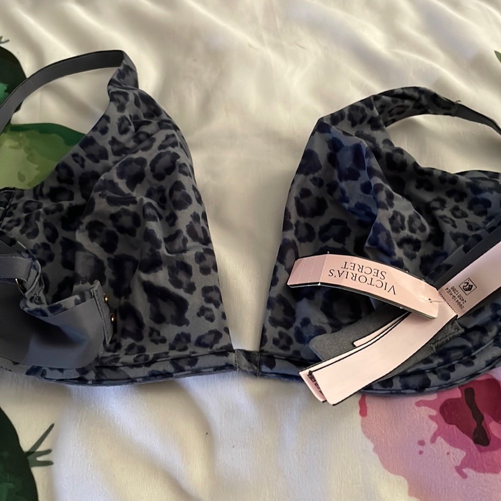 VS grayish tiger ish spot NWT VS